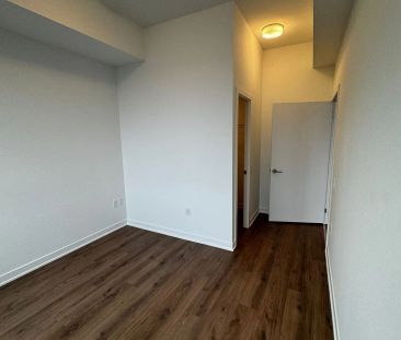 395 Dundas Street #LPH27 - Photo 1