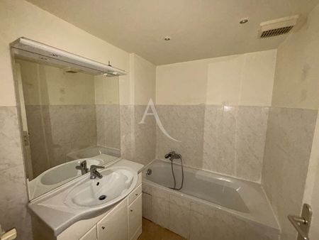 Location Appartement 3 pièces 56m² NICE 06100 - Photo 4