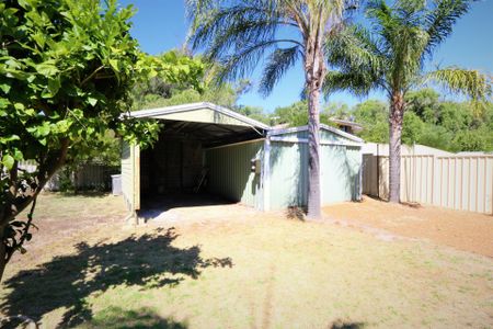 Charming Family Home at 21 Lucy Victoria Ave&comma; Australind - Photo 4