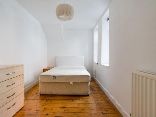 3 bedroom ground floor flat to rent - Photo 1