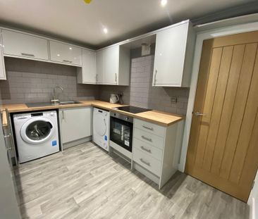 1 bedroom in a house share to rent - Photo 5