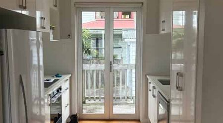 Stylish 3-Bed Bungalow - Photo 5