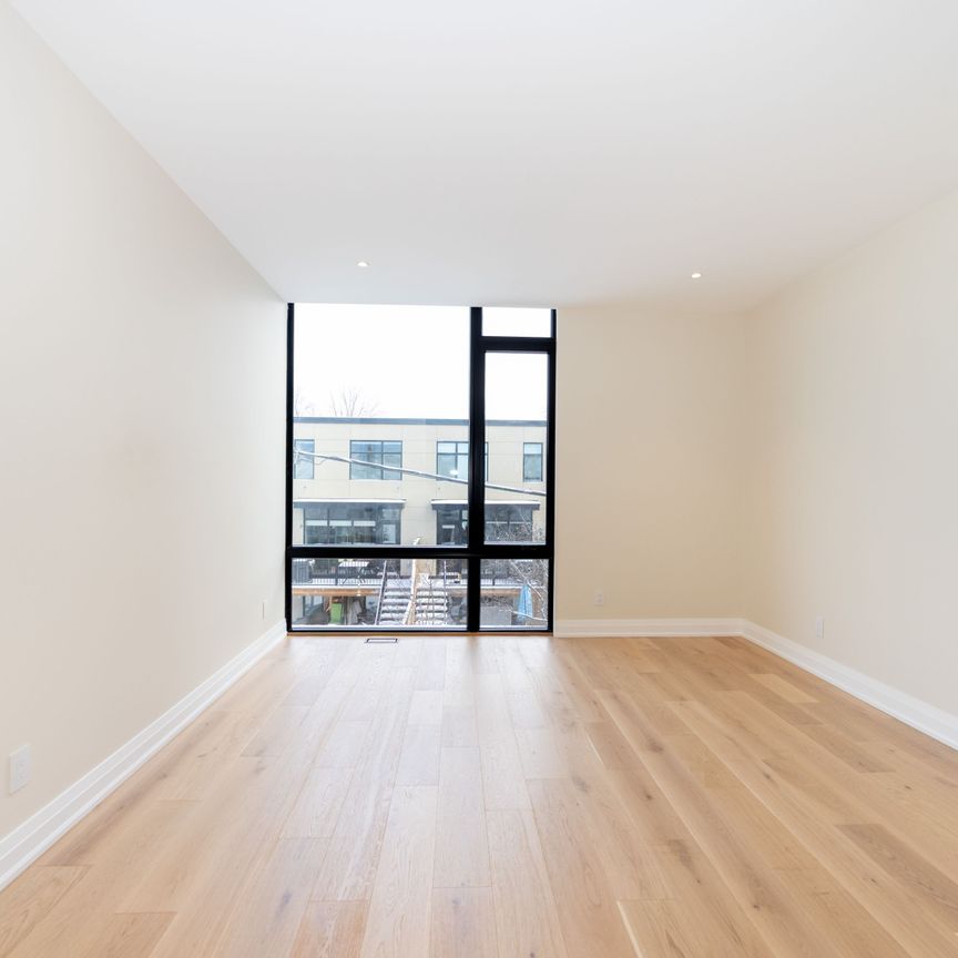 For Lease - 577 Melbourne Avenue, Carlingwood - Westboro and Area, Ontario - Photo 1