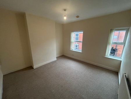 3 bedroom terraced house to rent - Photo 3
