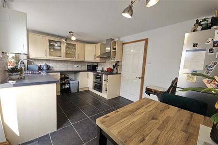2 bedroom terraced house to rent - Photo 5