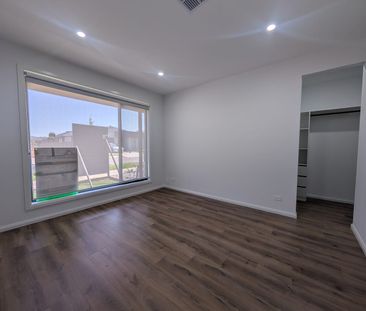 Brand New 5m from Craigieburn Village - Photo 4