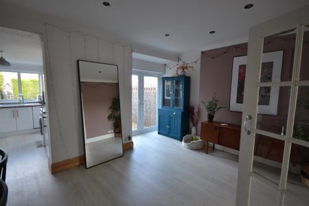 3 bedroom terraced house to rent - Photo 3