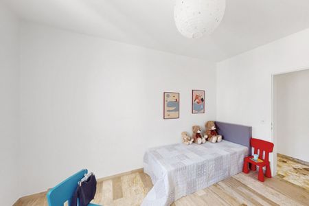 Affittiamo 3.5 locali, all'ultimo piano con vista - Photo 2