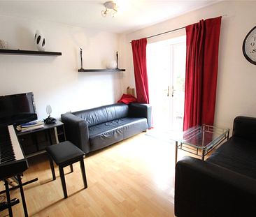 En-suite Double Room to rent in Canada Water, SE16 - Photo 3