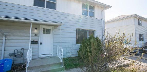 For Lease - 32 Wistow Street, London East, Ontario - Photo 2