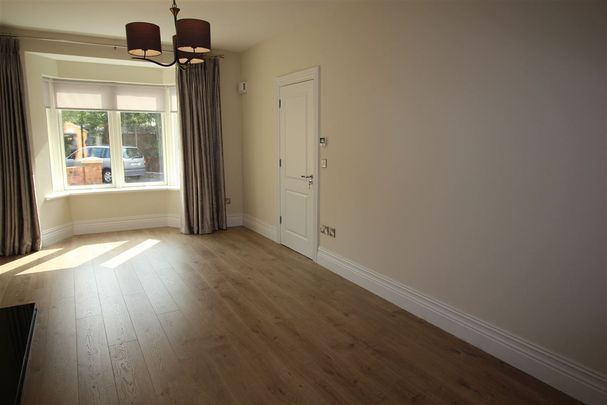 7 Fey Yerra Wood, Leopardstown Road, Foxrock, Dublin 18 - Photo 1