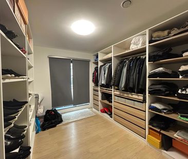 Recent appartement op een rustig binnenplein - Photo 2