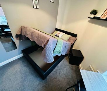 💡 All-Inclusive Double Room | in Rotherham Room 3 - Photo 1