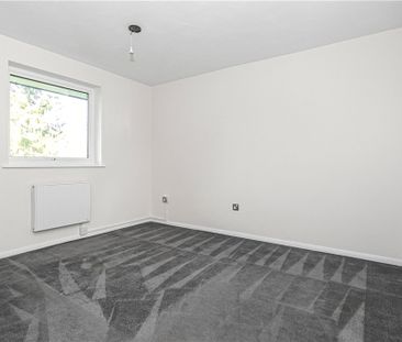 New Court, Addlestone, Surrey, KT15 2EE - Photo 4