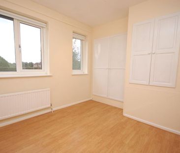 2 bedroom end of terrace house to rent - Photo 6
