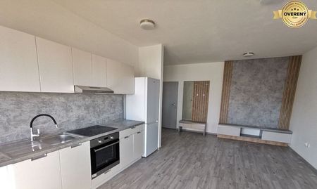 Na prenájom 3-izbový byt - Nové Zámky - Photo 3
