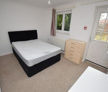 5 bedroom house to rent - Photo 1