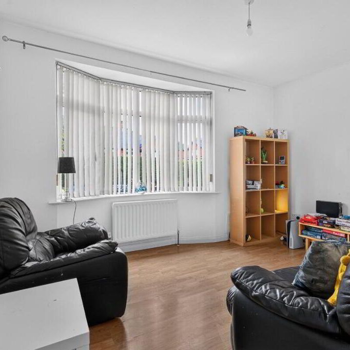 14 Prince Edward Park, Belfast, BT9 5GD - Photo 1