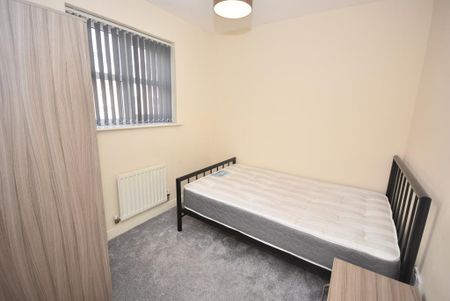 3 bedroom terraced house to rent - Photo 2