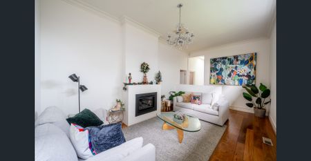 Renovated family home! - Photo 4