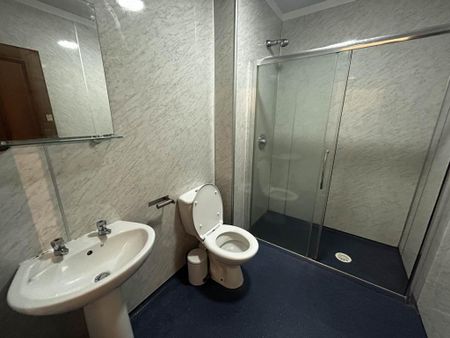 3 bedroom flat to rent - Photo 5