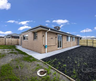 38 Gillespie Avenue, Werribee - Photo 2