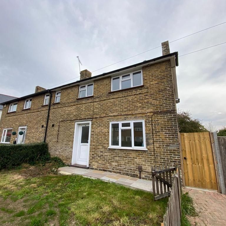 3 bedroom semi-detached house to rent - Photo 1