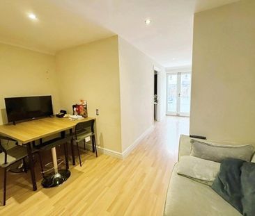 4 bedroom terraced house to rent - Photo 1