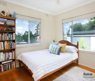 Sunny, Charming Family Home - Prime Location in Hornsby - Photo 4
