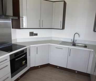 Raven Drive, Maidenhead - Photo 4