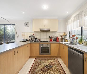 Comfortable 3-Bedroom Family Home with Excellent Entertaining Space! - Photo 1