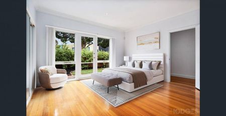 PRIVATE | LIGHT | SPACIOUS - Photo 5