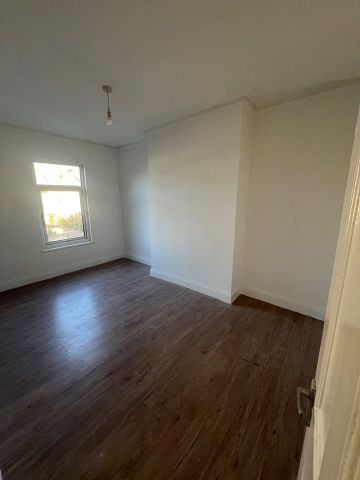 2 Bed Flat, Grove Green Road, E11 - Photo 3