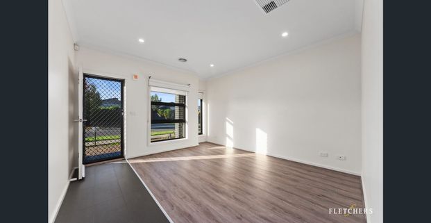 Modern Comfort and Style in a Prime Tarneit Location - Photo 1