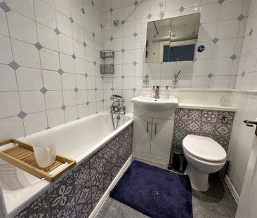 2 bedroom terraced house to rent - Photo 4