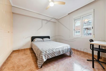 Piso de alquiler en N/a, Els Orriols - Photo 2