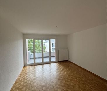 Appartement rénové de 4,5 pièces de 85m2 avec balcon, au 1er étage - Photo 2