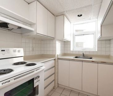 49 St. Clair Avenue West — 2 Bedroom - unit 406 - Photo 2