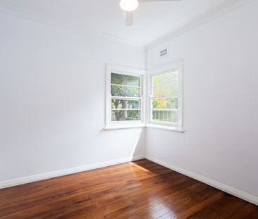 WATERFRONT LIFESTYLE - Photo 4