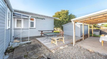 Family home in the heart of Springvale - Photo 5