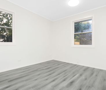 COMPLETELTY REFURBISHED FIVE BEDROOM HOME - Photo 6