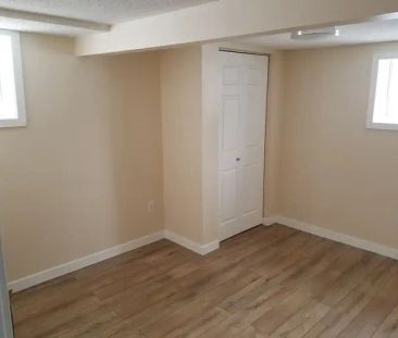 Inglewood large window LEGAL basement suit newly renovated | 1419 1... - Photo 1