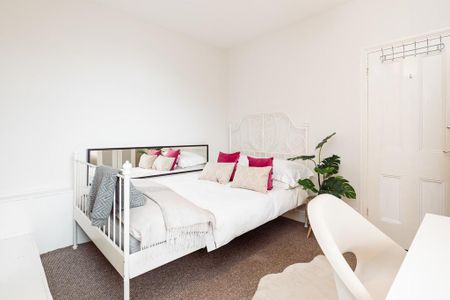 5 bedroom terraced house to rent - Photo 4