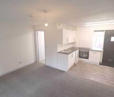 Priory Avenue, High Wycombe - Photo 1