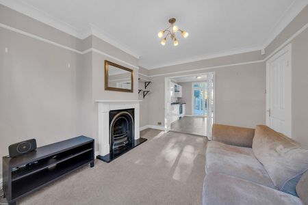 4 bedroom terraced house to rent - Photo 3