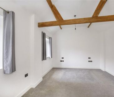 4 bedroom detached house to rent - Photo 2