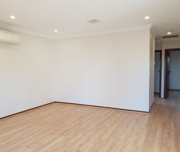 Lovely Renovated Unit - Photo 2