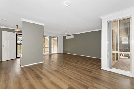 Three bedroom house - Photo 3