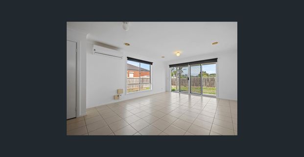 Spacious 4-Bedroom Family Home with Modern Comforts - Photo 1