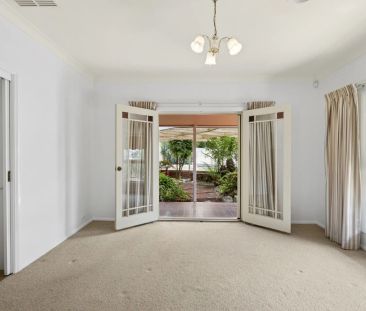 Lovingly Maintained Federation Style Home - Photo 2